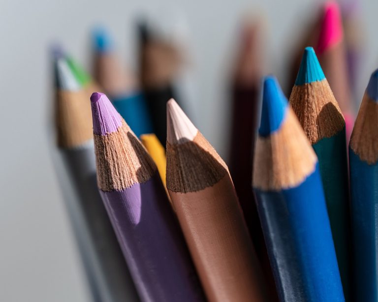 The Ultimate Guide to Choosing the Best Office Supplies for Your Workspace